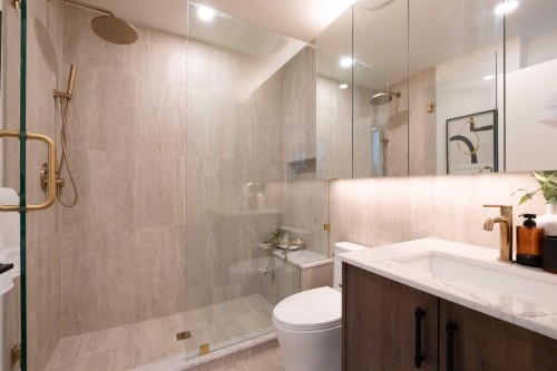 2-2667 Pender Street E, Vancouver, BC 