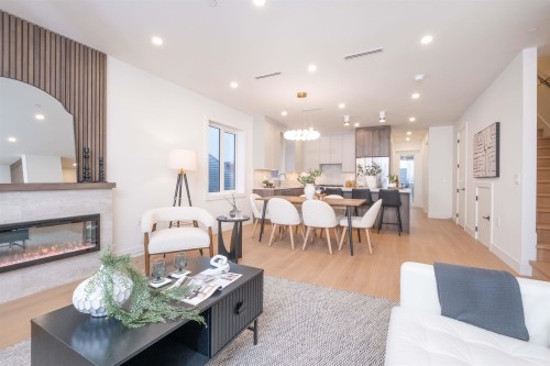 2-2667 Pender Street E, Vancouver, BC 