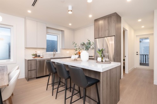 2-2667 Pender Street E, Vancouver, BC 