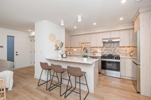 4-2667 Pender Street E, Vancouver, BC 