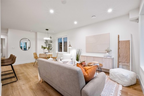 4-2667 Pender Street E, Vancouver, BC 