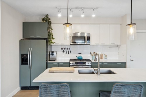 403-1330 Marine Drive, North Vancouver, BC 