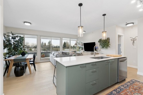 403-1330 Marine Drive, North Vancouver, BC 