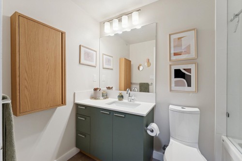 403-1330 Marine Drive, North Vancouver, BC 