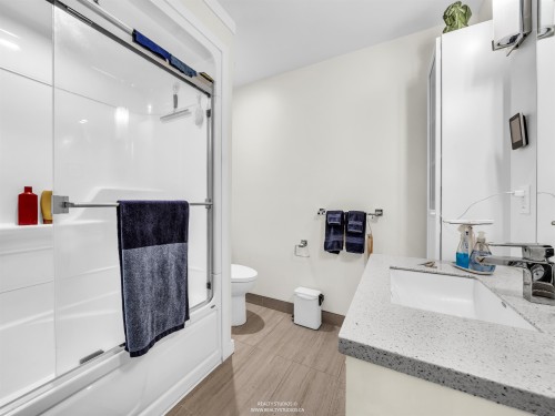 3025 2Nd Avenue W, Vancouver, BC 