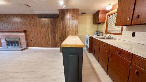 646 Claremont Street, Coquitlam, BC 