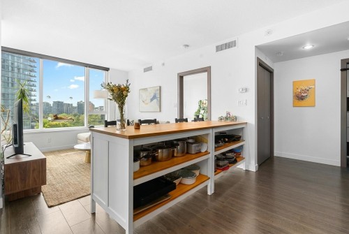 608-68 Smithe Street, Vancouver, BC 