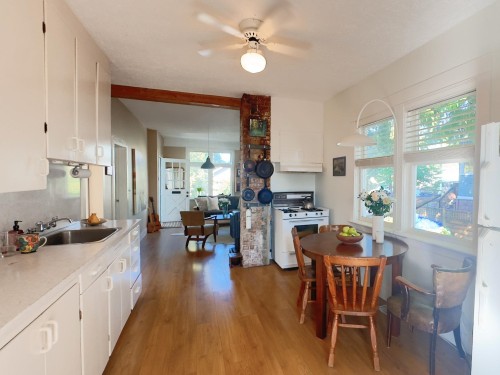 3336 Georgia Street E, Vancouver, BC 