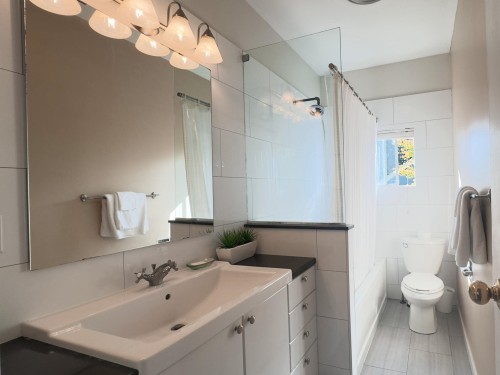 3336 Georgia Street E, Vancouver, BC 