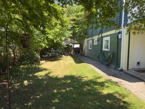 3336 Georgia Street E, Vancouver, BC 