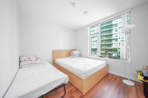 809-8699 Hazelbridge Way, Richmond, BC 