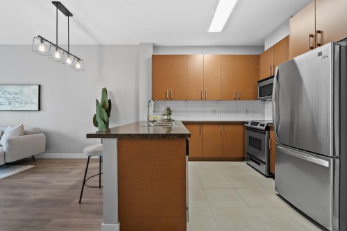 902-4250 Dawson Street, Burnaby, BC 