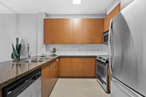 902-4250 Dawson Street, Burnaby, BC 