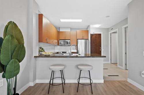 902-4250 Dawson Street, Burnaby, BC 