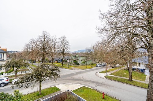 2604 19Th Avenue E, Vancouver, BC 