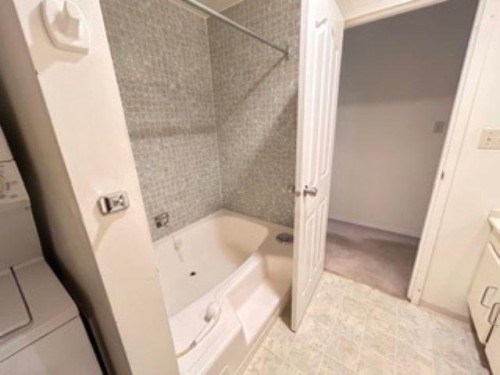 313-3901 Carrigan Court, Burnaby, BC 