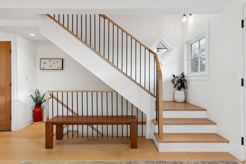 230 28Th Street E, North Vancouver, BC 