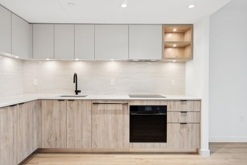 317-755 Harbourside Drive, North Vancouver, BC 