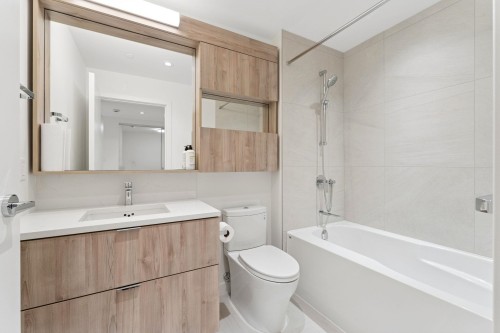 317-755 Harbourside Drive, North Vancouver, BC 