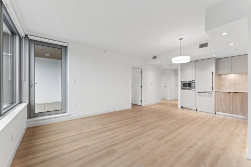 317-755 Harbourside Drive, North Vancouver, BC 