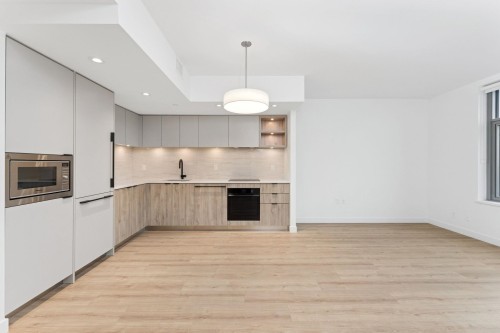 317-755 Harbourside Drive, North Vancouver, BC 