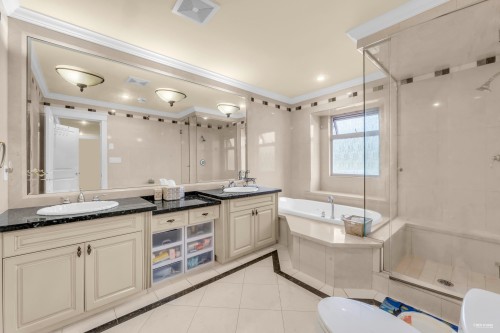 2139 22Nd Avenue W, Vancouver, BC 