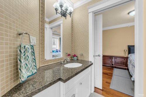 2139 22Nd Avenue W, Vancouver, BC 