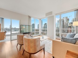 18C-139 Drake Street  Vancouver, BC V6Z 2T8