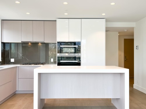 807-1675 Lions Gate Lane, North Vancouver, BC 