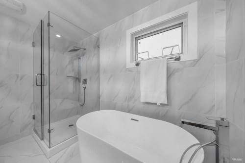 4267 Parker Street, Burnaby, BC 