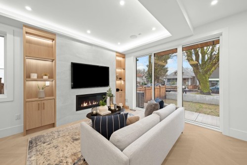 1-1967 13Th Avenue E, Vancouver, BC 