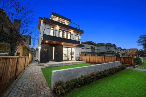 1-1967 13Th Avenue E, Vancouver, BC 