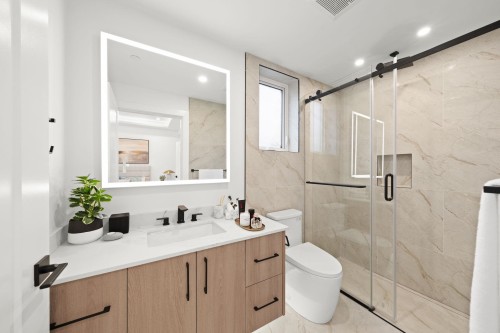 1-1967 13Th Avenue E, Vancouver, BC 