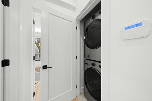 1-1967 13Th Avenue E, Vancouver, BC 