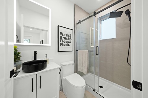 1-1967 13Th Avenue E, Vancouver, BC 