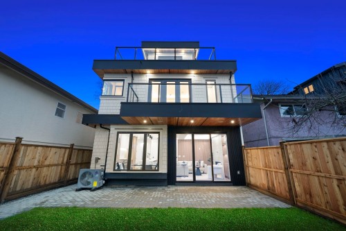 2-1967 13Th Avenue E, Vancouver, BC 