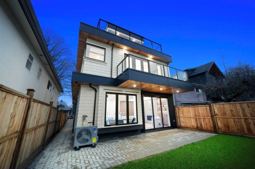 2-1967 13Th Avenue E, Vancouver, BC 