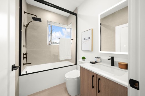 2-1967 13Th Avenue E, Vancouver, BC 