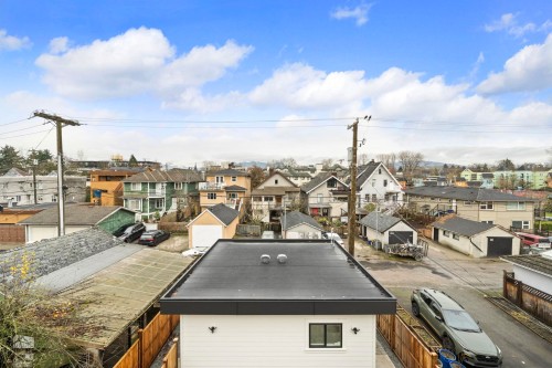 2-1967 13Th Avenue E, Vancouver, BC 