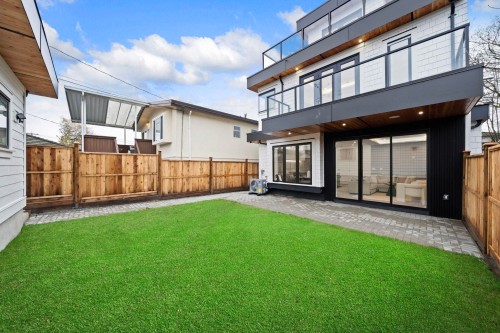 2-1967 13Th Avenue E, Vancouver, BC 