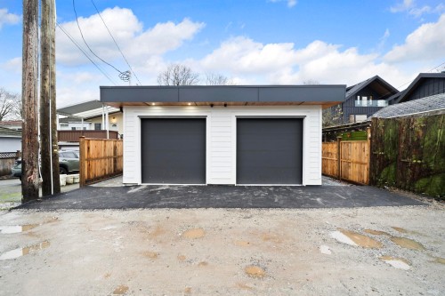 2-1967 13Th Avenue E, Vancouver, BC 