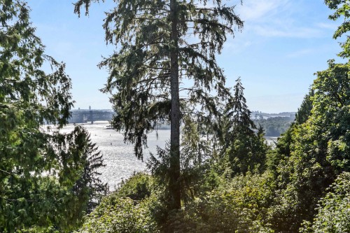 501-560 Raven Woods Drive, North Vancouver, BC 