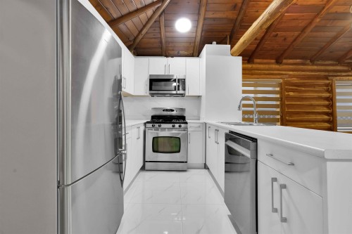 1370 Prairie Avenue  Port Coquitlam, BC V3B 1T2