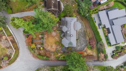 6220 Summit Avenue, West Vancouver, BC 