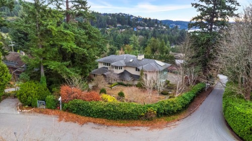 6220 Summit Avenue, West Vancouver, BC 