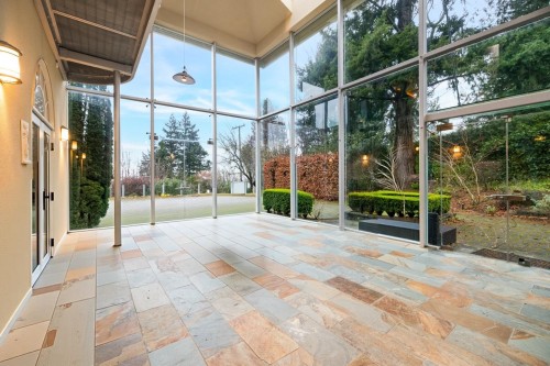 6220 Summit Avenue, West Vancouver, BC 