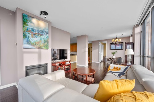 1701-6823 Station Hill Drive, Burnaby, BC 