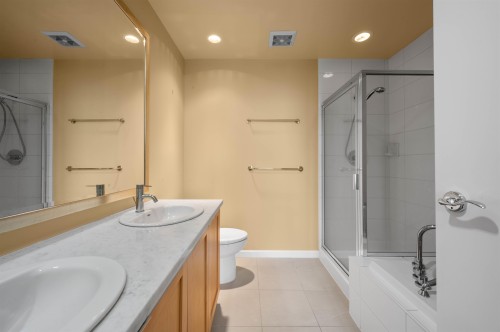 1701-6823 Station Hill Drive, Burnaby, BC 