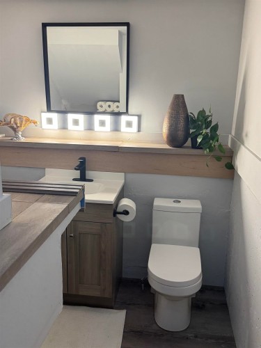 836 Macintosh Street, Coquitlam, BC 