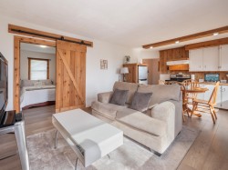 716/718 Hillcrest Road  Gibsons, BC V0N 1V9